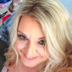 Meet your Posher, Monica